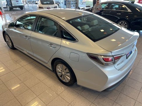 Used 2017 Hyundai Sonata SE image 12