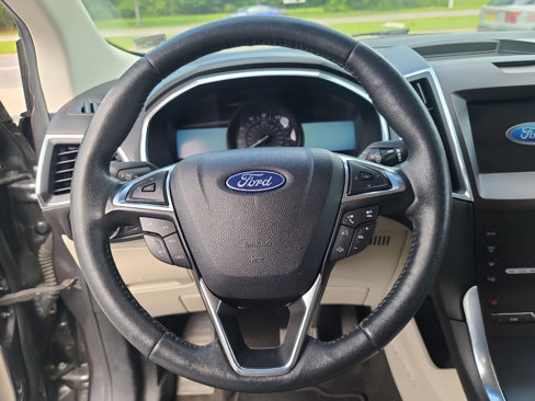 Used 2020 Ford Edge Titanium image 17