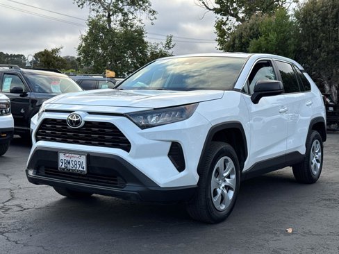 Used 2022 Toyota RAV4 LE image 4