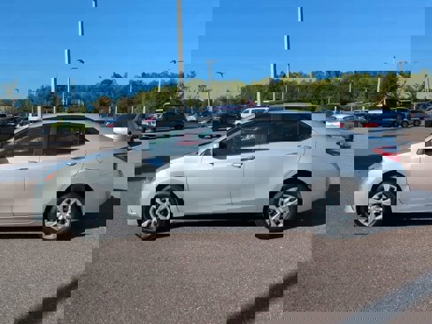 Used 2016 Toyota Corolla L image 3