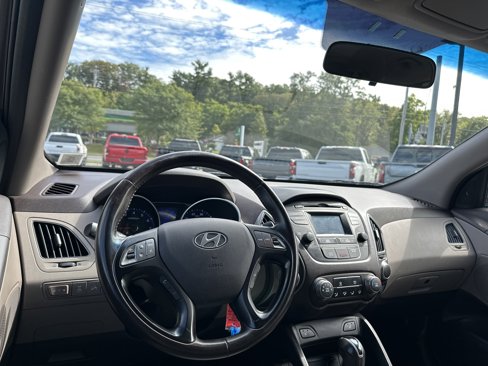 Used 2015 Hyundai Tucson SE image 14