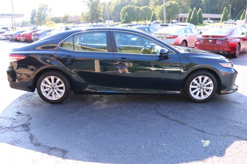Used 2019 Toyota Camry LE image 9