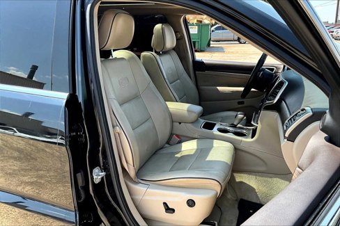 Used 2017 Jeep Grand Cherokee Overland image 8