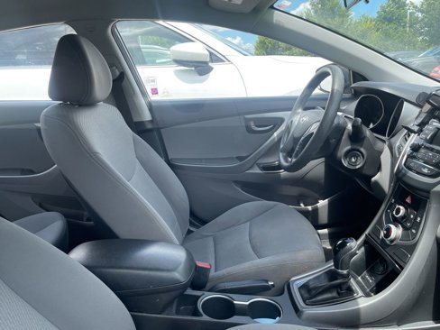 Used 2016 Hyundai Elantra SE image 3