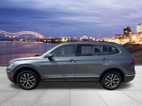 Used 2020 Volkswagen Tiguan SE image 2