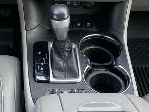 Used 2018 Toyota Highlander Limited image 11