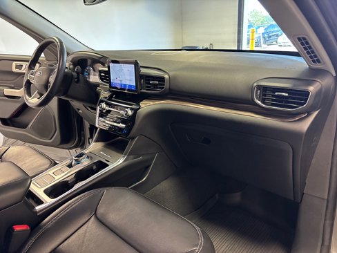 Used 2022 Ford Explorer Limited image 39
