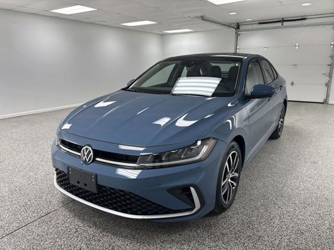 Used 2025 Volkswagen Jetta SE image 51