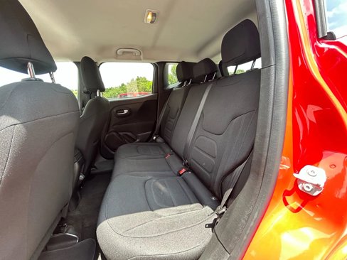 Used 2019 Jeep Renegade Latitude image 28
