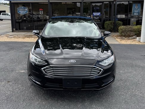 Used 2018 Ford Fusion SE image 3