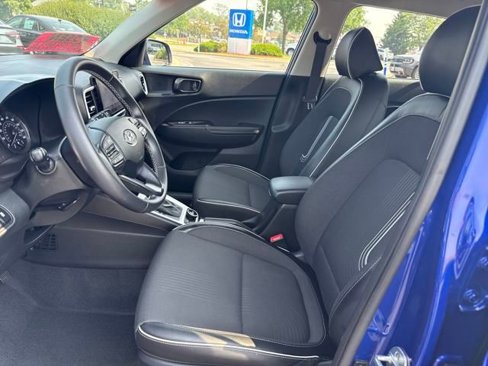 Certified 2022 Hyundai Venue Limited image 10
