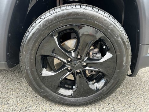 Used 2020 Jeep Compass Latitude image 9
