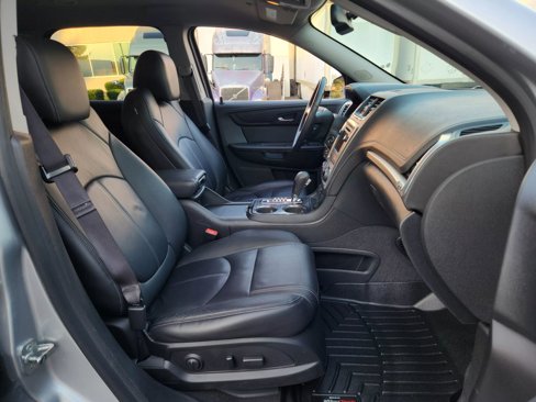 Used 2015 GMC Acadia SLT image 19