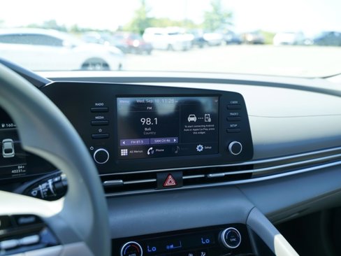 Used 2023 Hyundai Elantra SEL image 14