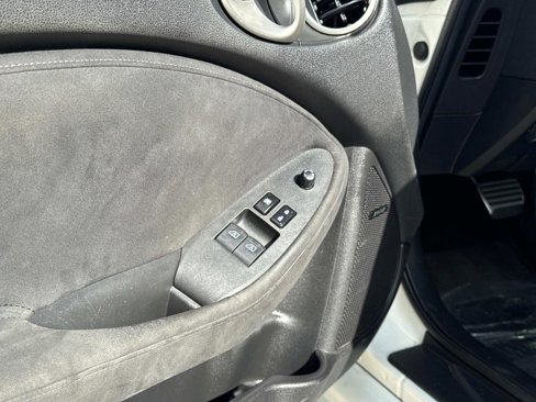 Used 2015 Nissan 370Z Touring image 12