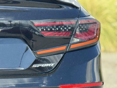 Used 2019 Honda Accord Sport image 12