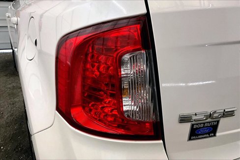 Used 2013 Ford Edge SEL image 29