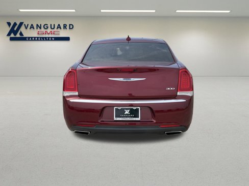 Used 2019 Chrysler 300 Limited image 17