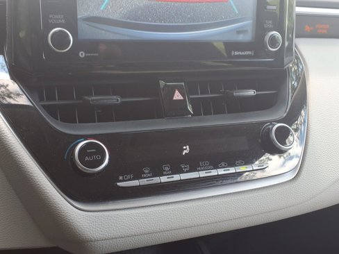 Used 2022 Toyota Corolla LE image 23