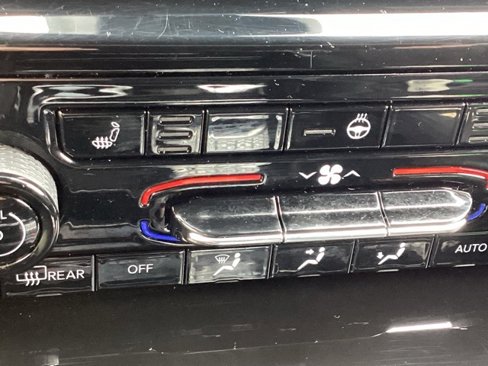 Used 2021 Jeep Grand Cherokee L Laredo image 21