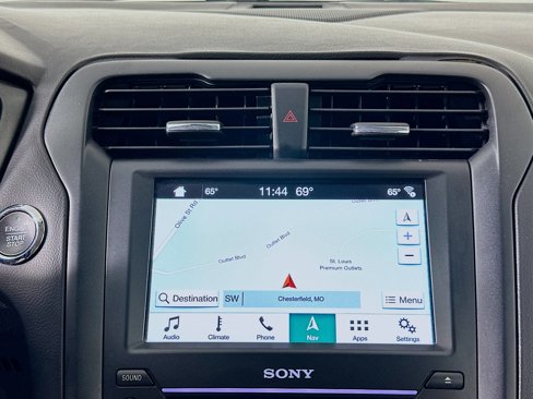 Used 2017 Ford Fusion Titanium image 21