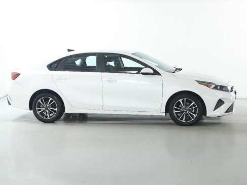 Used 2023 Kia Forte LXS image 11
