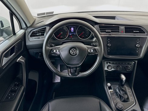 Used 2021 Volkswagen Tiguan SE image 21