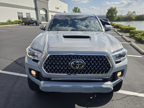 Used 2018 Toyota Tacoma TRD Sport image 14
