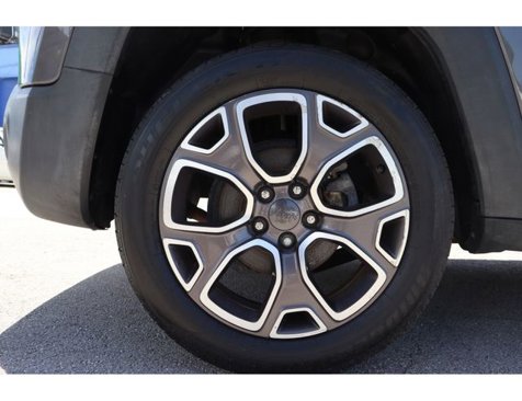 Used 2017 Jeep Renegade Limited image 23