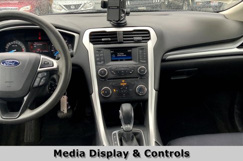Used 2016 Ford Fusion SE image 5