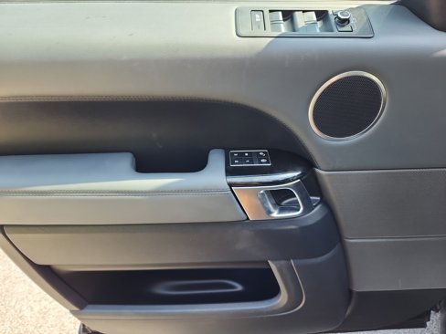 Used 2014 Land Rover Range Rover Sport HSE image 25