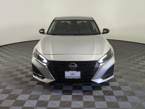 Used 2024 Nissan Altima 2.5 SV image 8