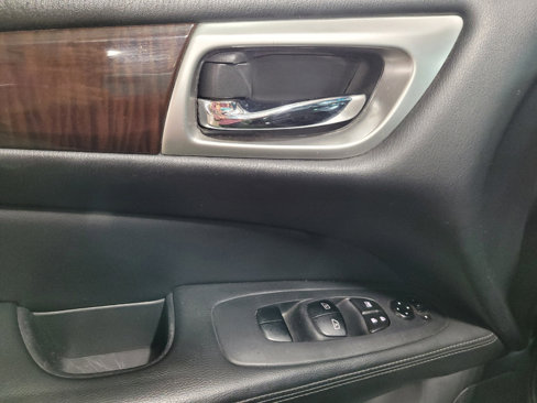 Used 2016 Nissan Pathfinder SL w/ SL Tech Package image 27