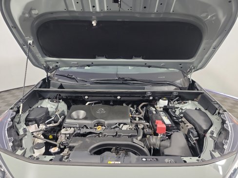 Used 2021 Toyota RAV4 XLE image 15