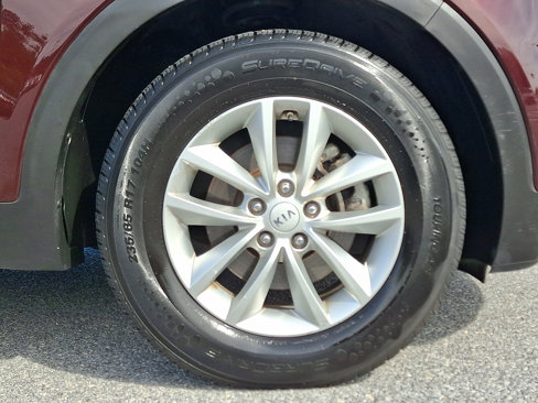 Used 2017 Kia Sorento LX w/ LX V6 Convenience Package image 8