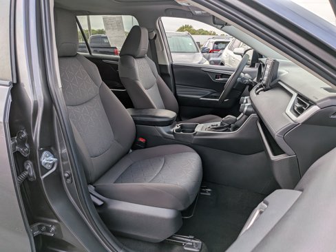 Used 2021 Toyota RAV4 XLE image 23