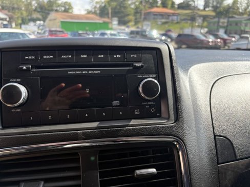 Used 2013 Dodge Grand Caravan SE image 41