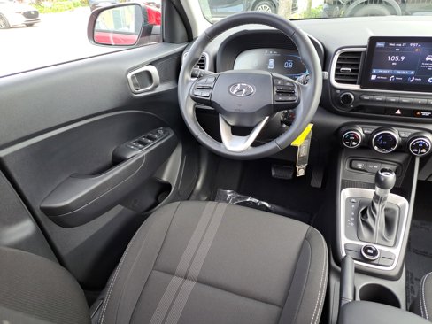 Used 2023 Hyundai Venue SEL w/ Cargo Package image 8