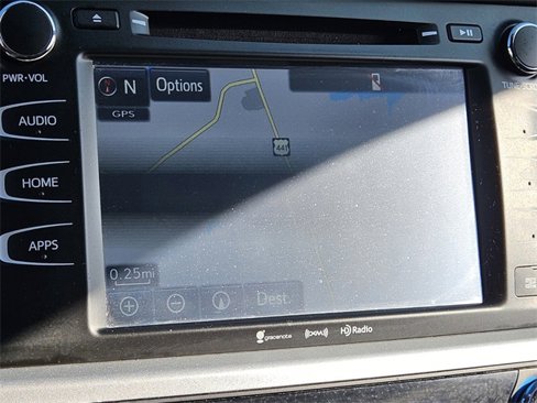 Used 2018 Toyota Highlander SE image 29