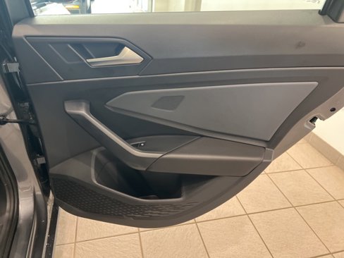 Used 2025 Volkswagen Jetta SE image 19