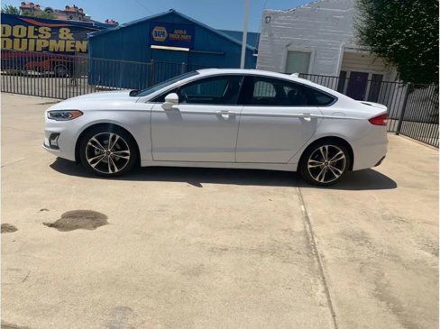 Used 2019 Ford Fusion Titanium image 4