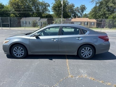Used 2018 Nissan Altima 2.5 S w/ S Convenience Package image 2