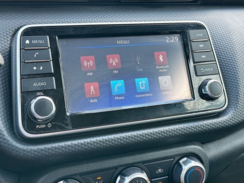 Certified 2021 Nissan Kicks S image 14