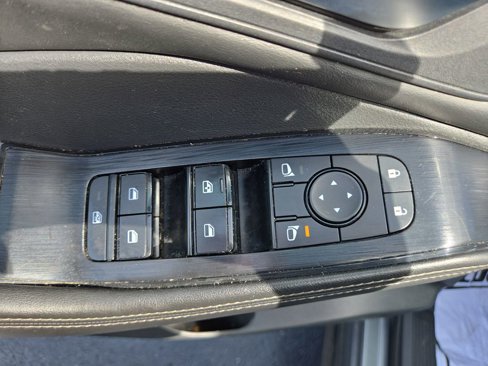 Used 2023 Nissan Rogue SV image 13