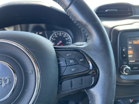 Used 2016 Jeep Renegade Latitude image 23