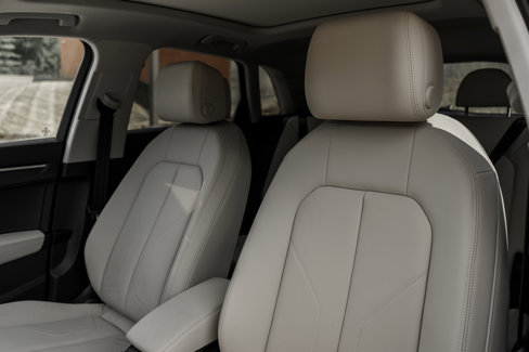 Certified 2025 Audi Q3 2.0T Premium Plus image 20