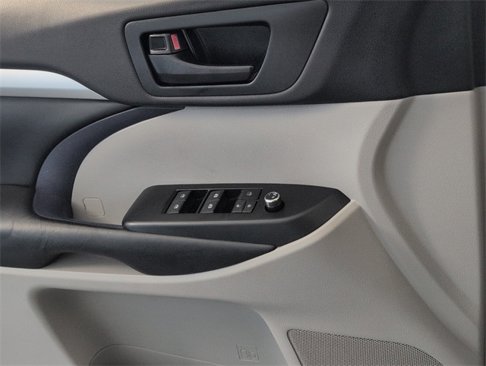 Used 2019 Toyota Highlander Plus image 26