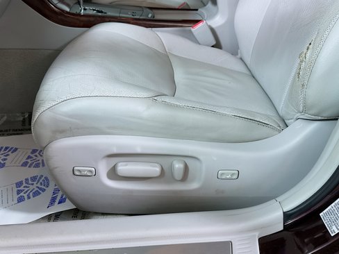 Used 2011 Toyota Avalon Limited image 17