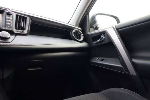 Used 2018 Toyota RAV4 XLE image 41