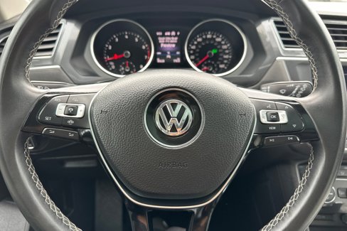 Used 2021 Volkswagen Tiguan SE image 25